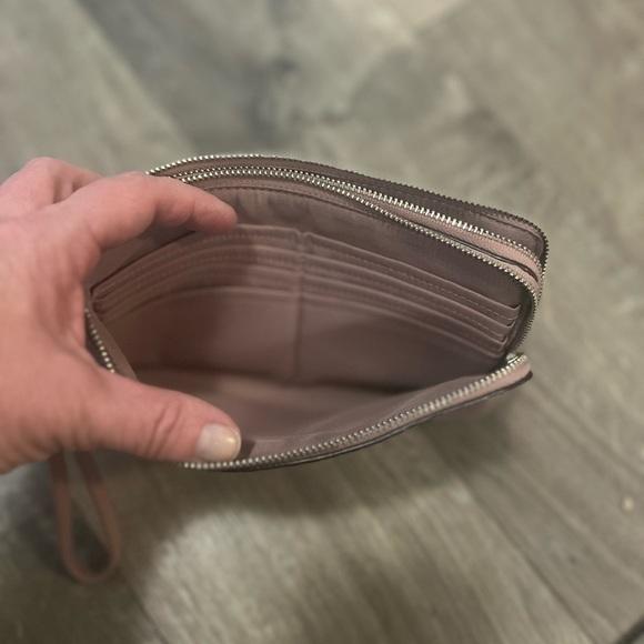 Authentic Coach double end zip wristlet- light pink - Picture 8 of 8